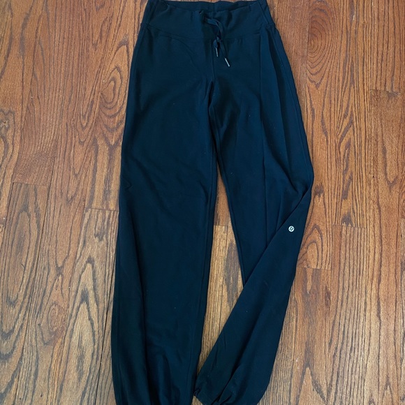 Lulu lemon black joggers size 4 - Picture 2 of 12